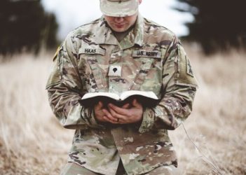 Paz-no-Mundo-os-cristaos-em-meio-a-guerra-768x511