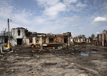 guerra-do-russo-demolido-do-edificio-na-ucrania-768x512